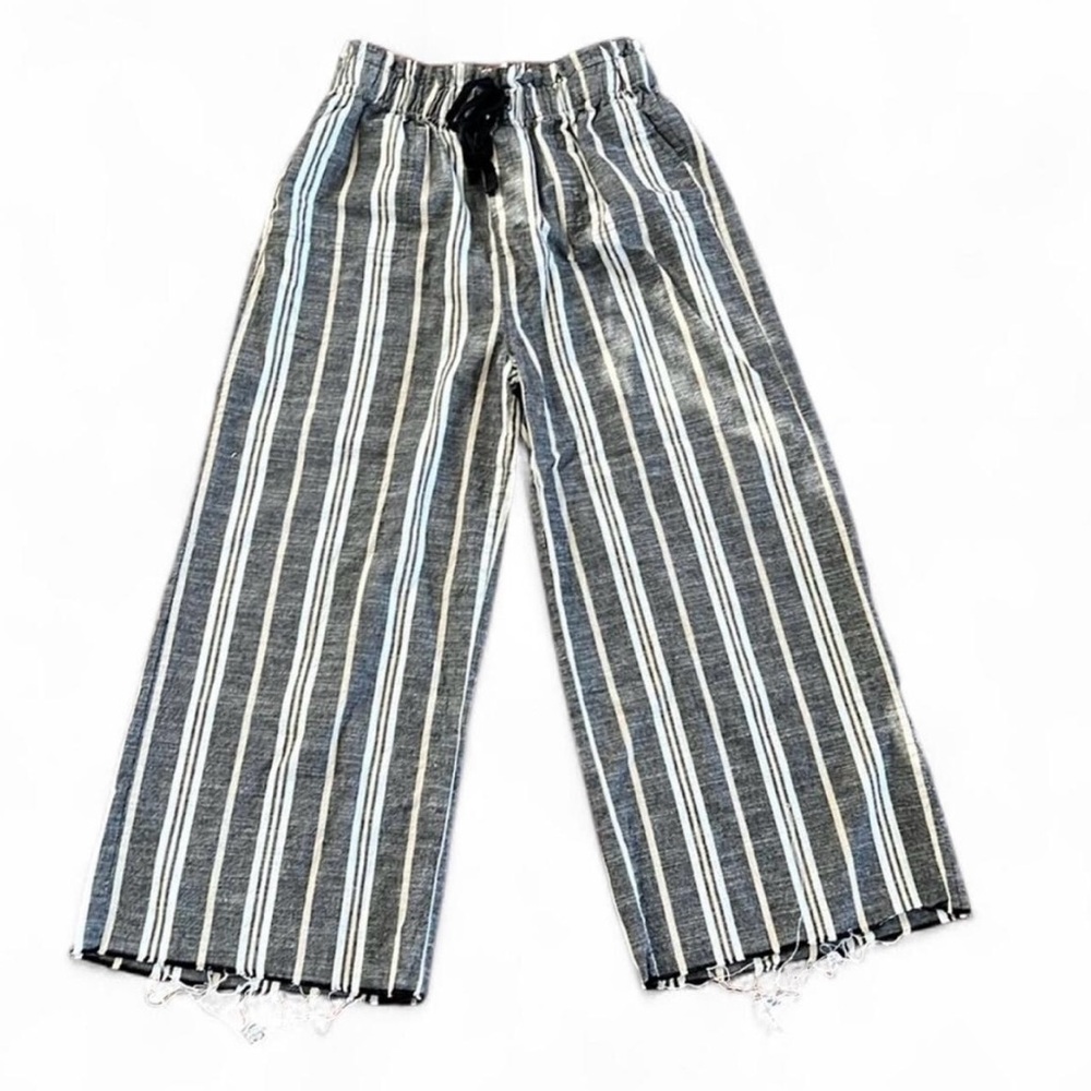 Wide leg capri stripped pants, size small